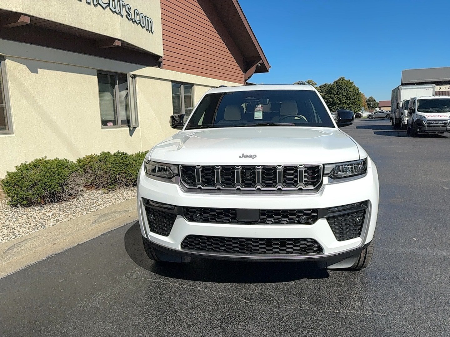 New 2027 Jeep Grand Cherokee L Limited AWD/4WD image 3