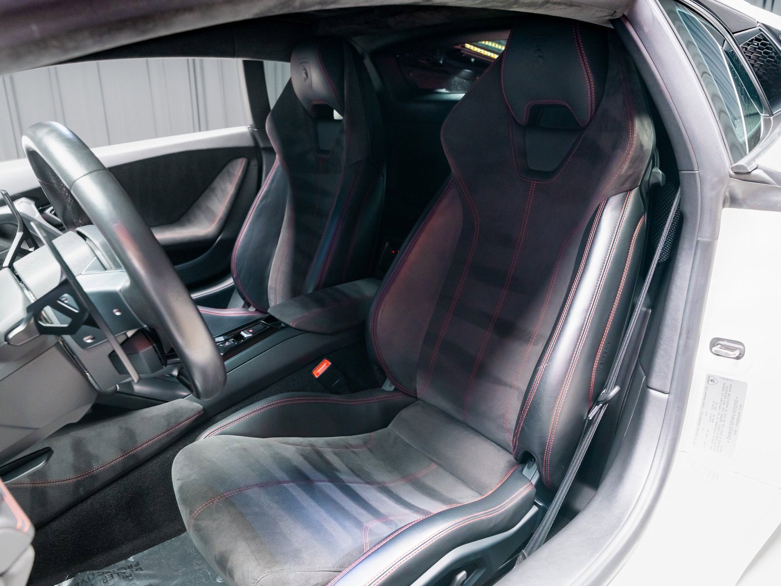 Used 2015 Lamborghini Huracan LP 610-4 image 39