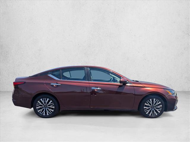 Used 2023 Nissan Altima 2.5 SV FWD video 4