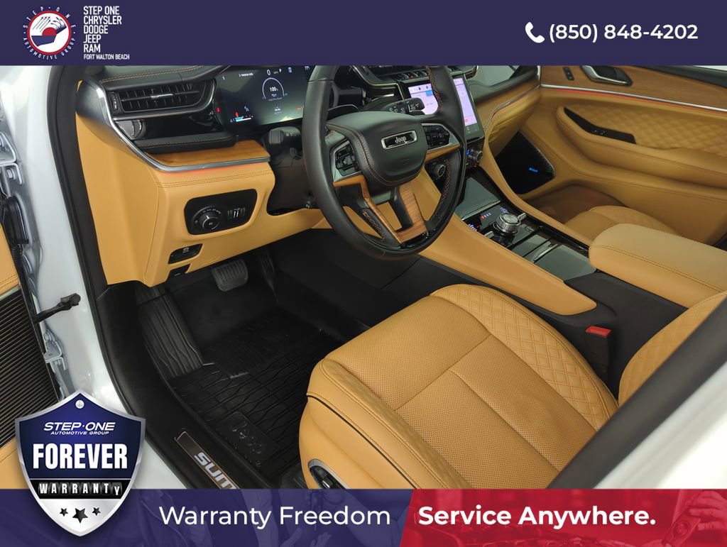 Used 2025 Jeep Grand Cherokee L Summit AWD/4WD image 10