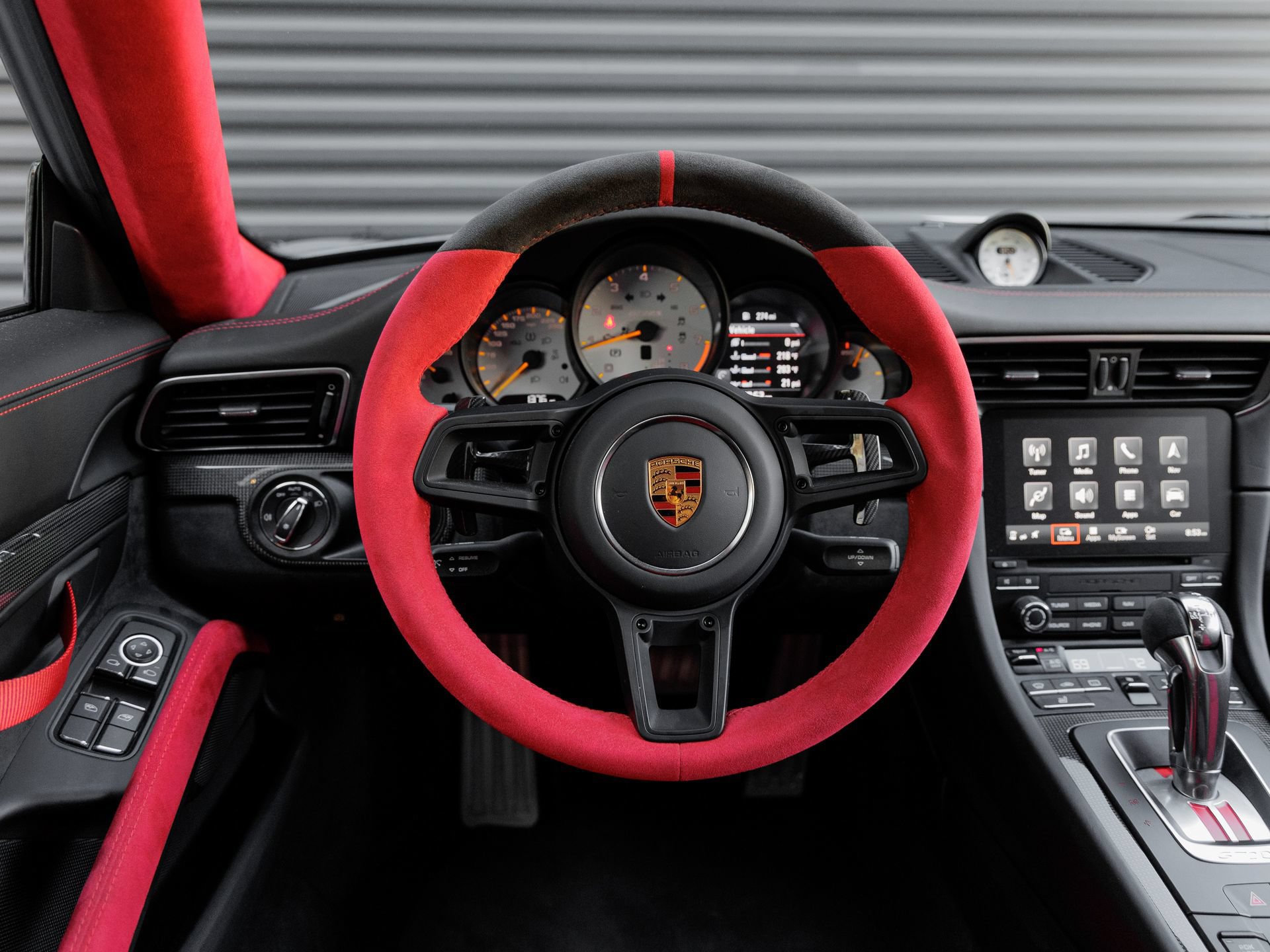 Certified 2018 Porsche 911 GT2 RS RWD image 21