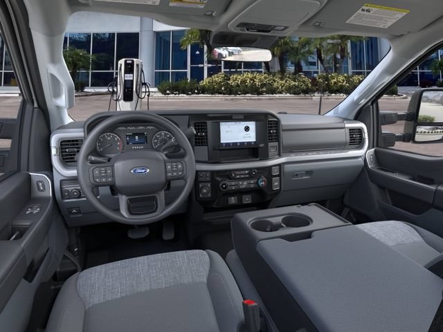 Used 2025 Ford F350 XLT AWD/4WD image 9