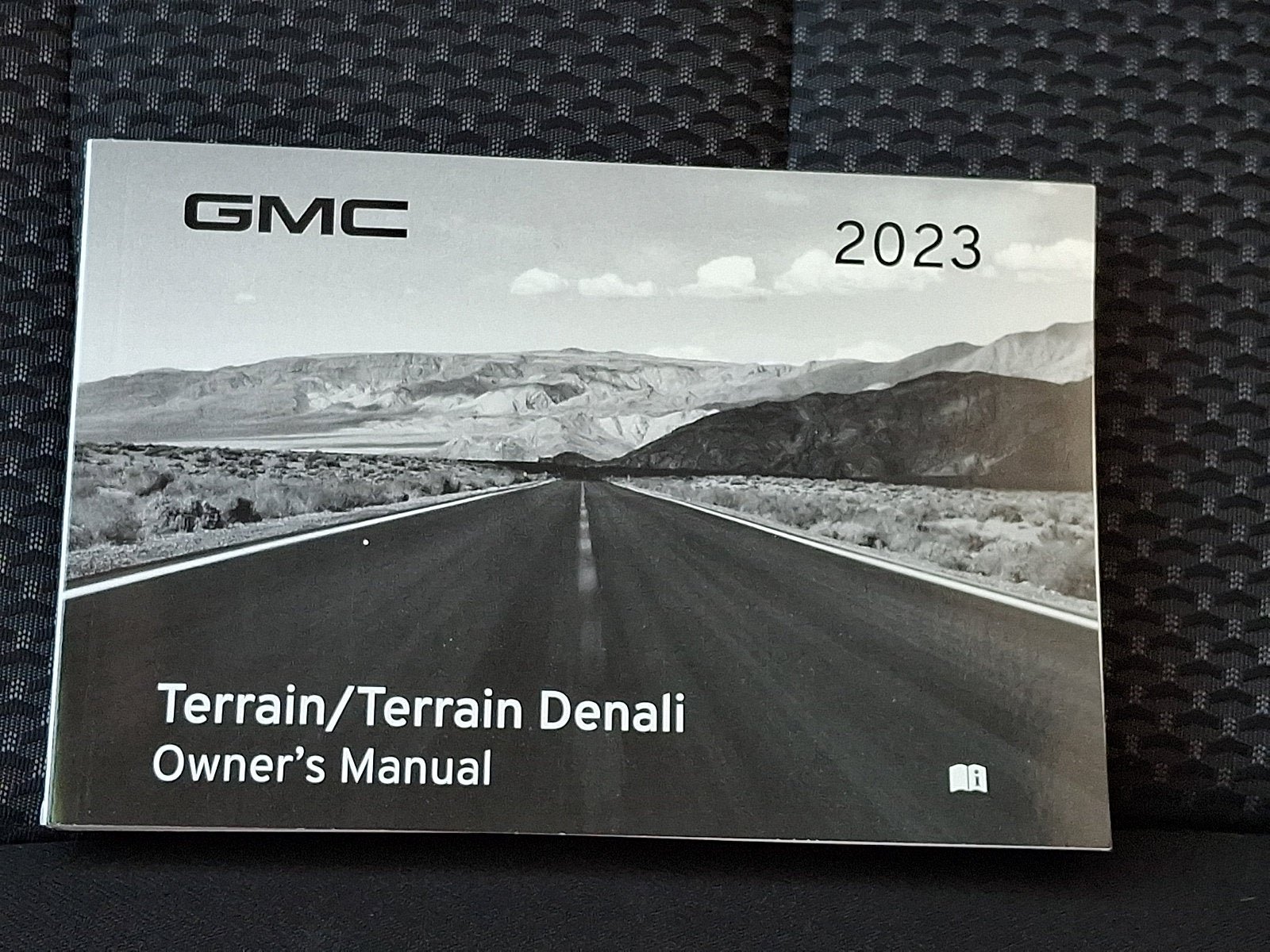 Used 2023 GMC Terrain SLE w/ Driver Convenience Package AWD/4WD image 27