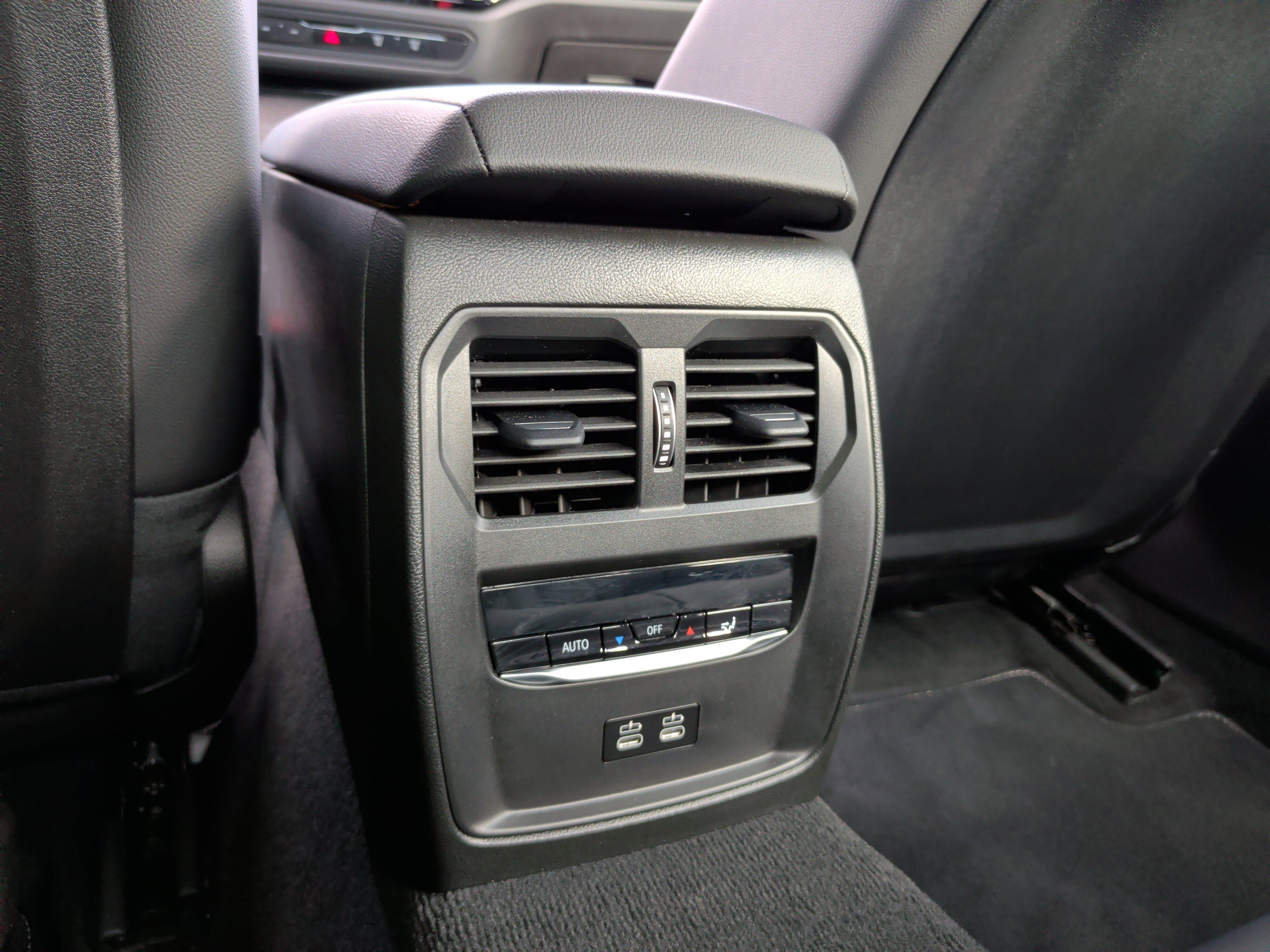 Used 2025 BMW M340i xDrive w/ Premium Package image 35