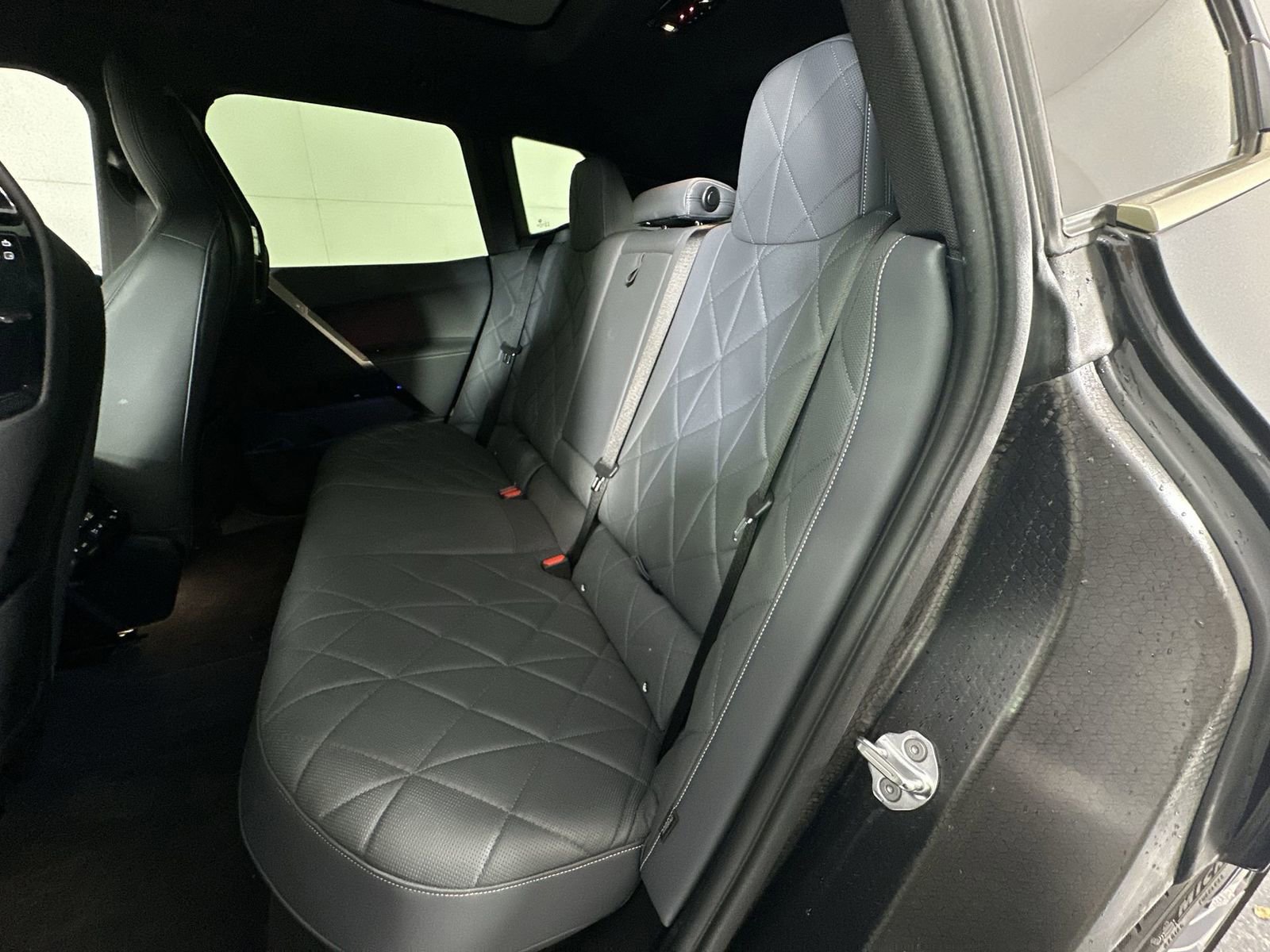 Used 2022 BMW iX xDrive50 w/ Premium Package image 23