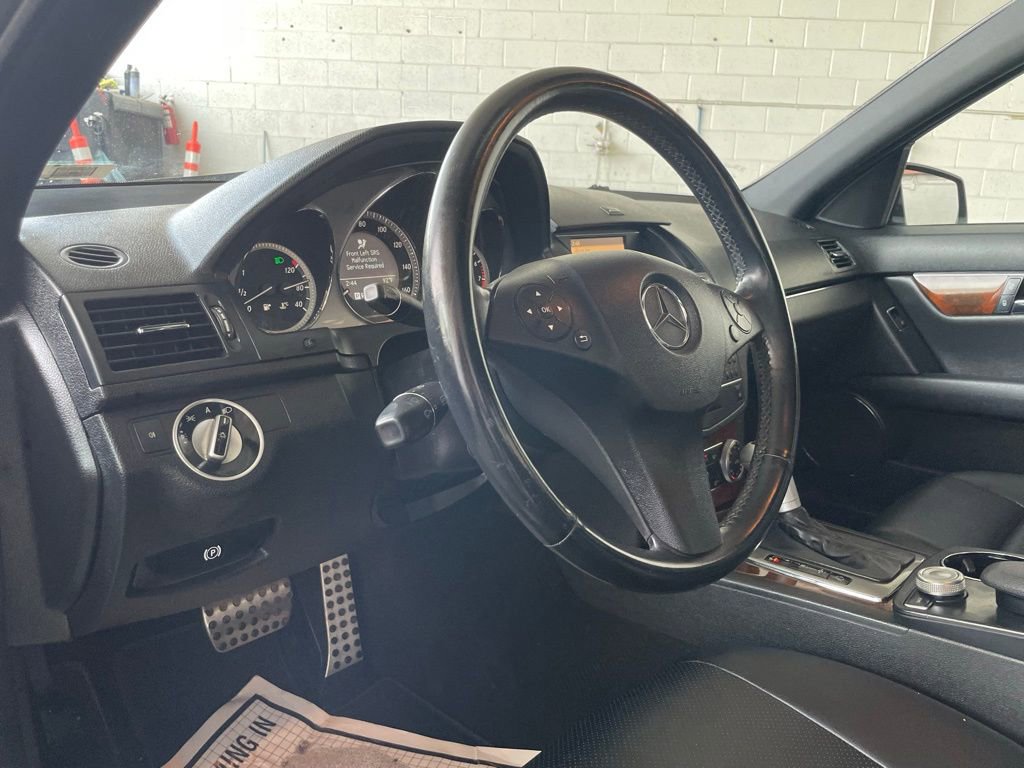 Used 2011 Mercedes-Benz C 300 4MATIC Sedan image 10