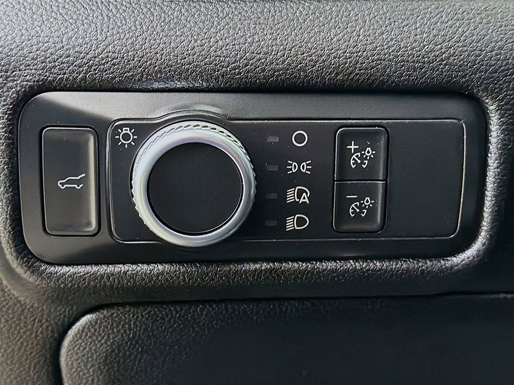 Used 2022 Ford Explorer XLT w/ Class IV Trailer Tow Package image 27