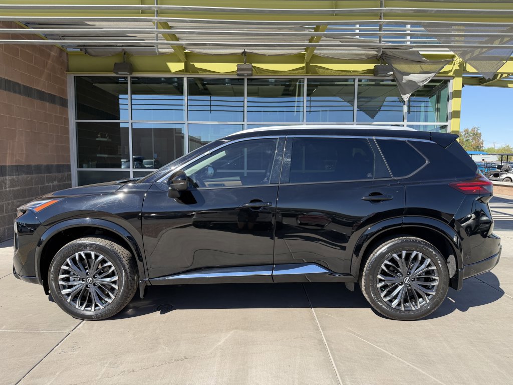 Used 2025 Nissan Rogue Platinum w/ Tech Package image 7