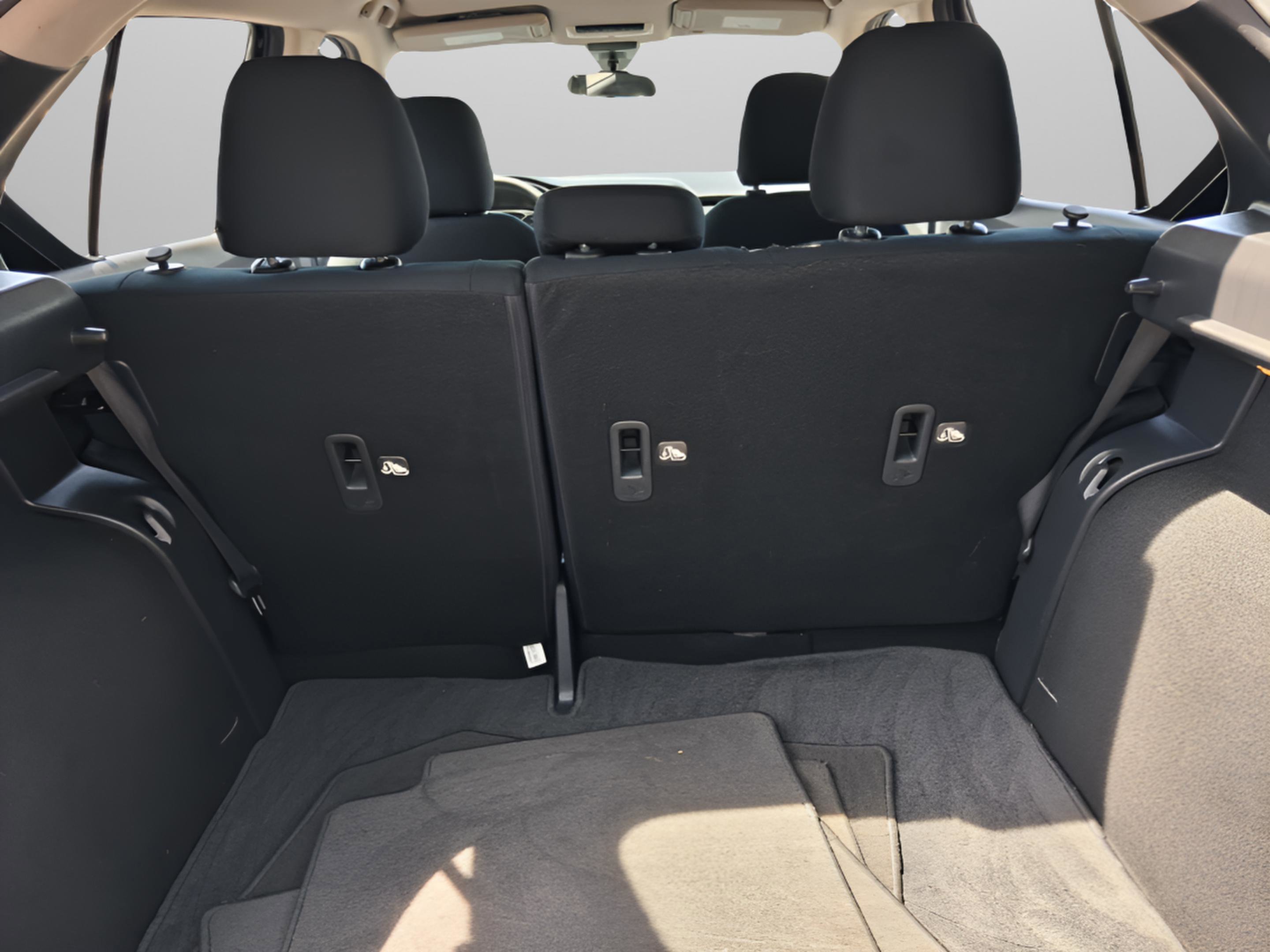 Used 2024 Nissan Kicks S image 28