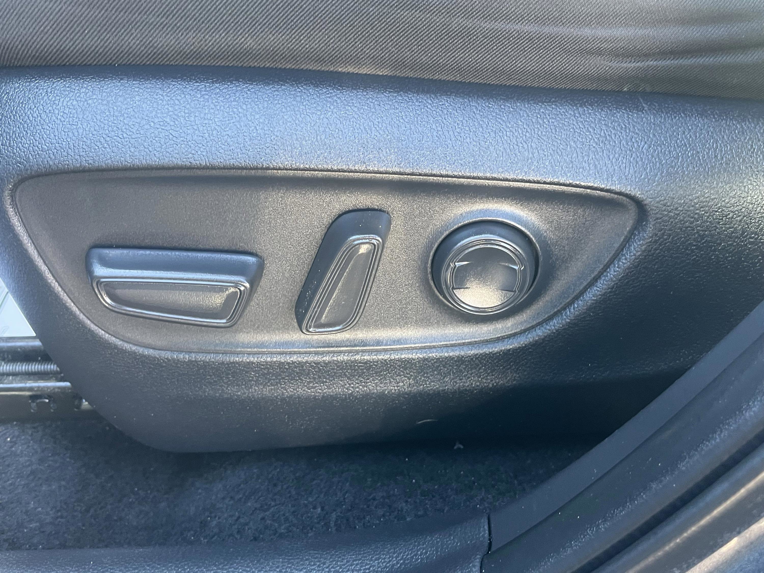 Used 2022 Toyota RAV4 XLE image 13