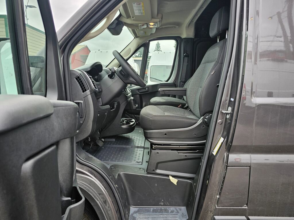 New 2025 RAM ProMaster 2500 w/ Quick Order Package 22G SLT image 18