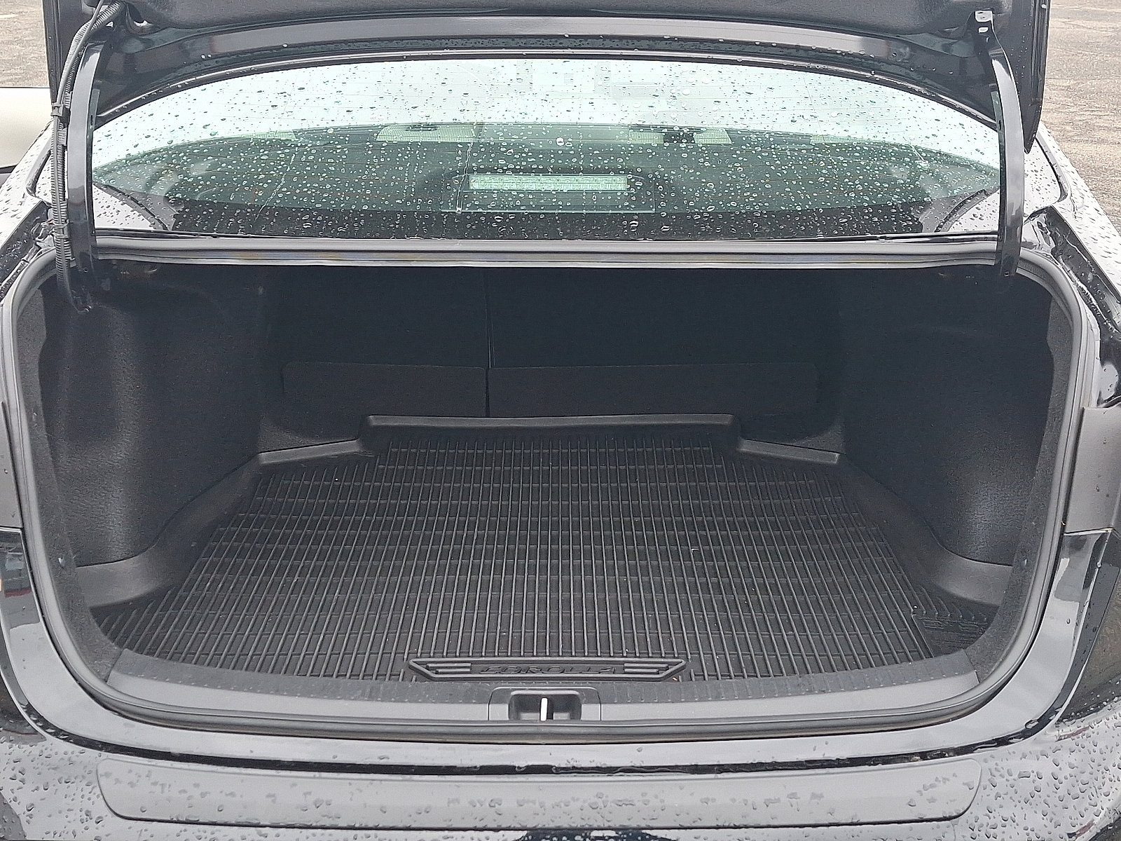 Used 2024 Toyota Corolla LE FWD image 28