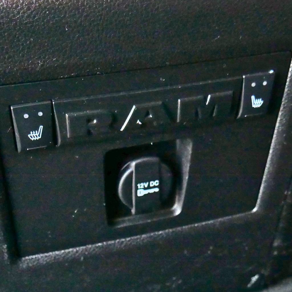 Used 2014 RAM 2500 Laramie w/ Protection Group image 35