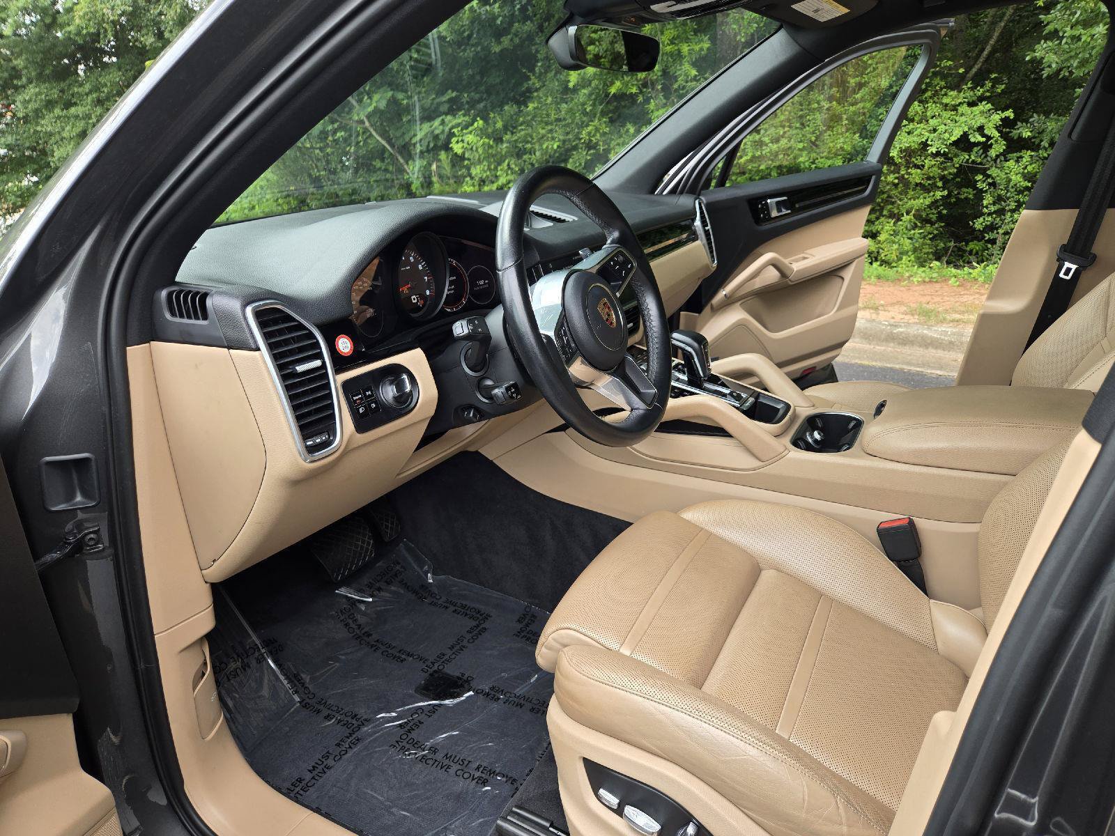 Used 2020 Porsche Cayenne AWD/4WD image 24