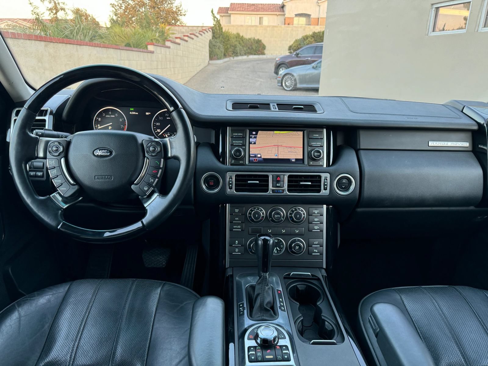 Used 2011 Land Rover Range Rover HSE LUX AWD/4WD image 13