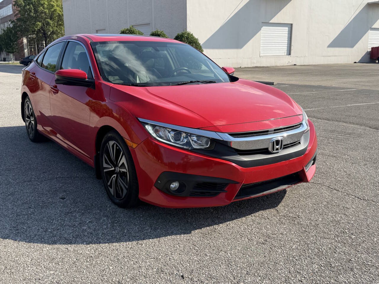 Used 2018 Honda Civic EX-L image 3