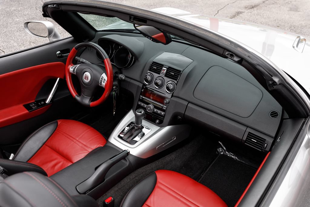 Used 2008 Saturn Sky RWD image 39
