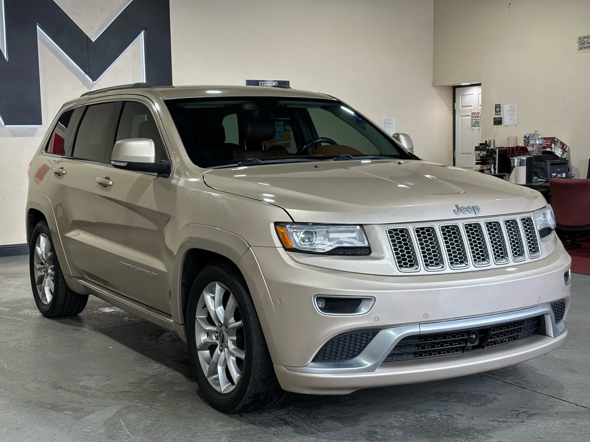 Used 2015 Jeep Grand Cherokee Summit w/ Platinum Series Group image 1