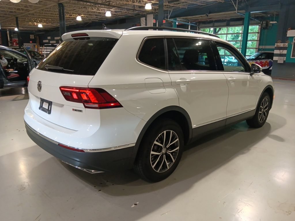 Used 2020 Volkswagen Tiguan SE w/ Panoramic Sunroof Package AWD/4WD image 6