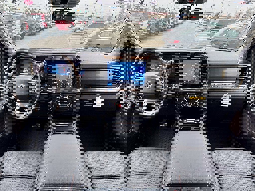 New 2026 Ford F250 Lariat w/ Black Appearance Package image 31