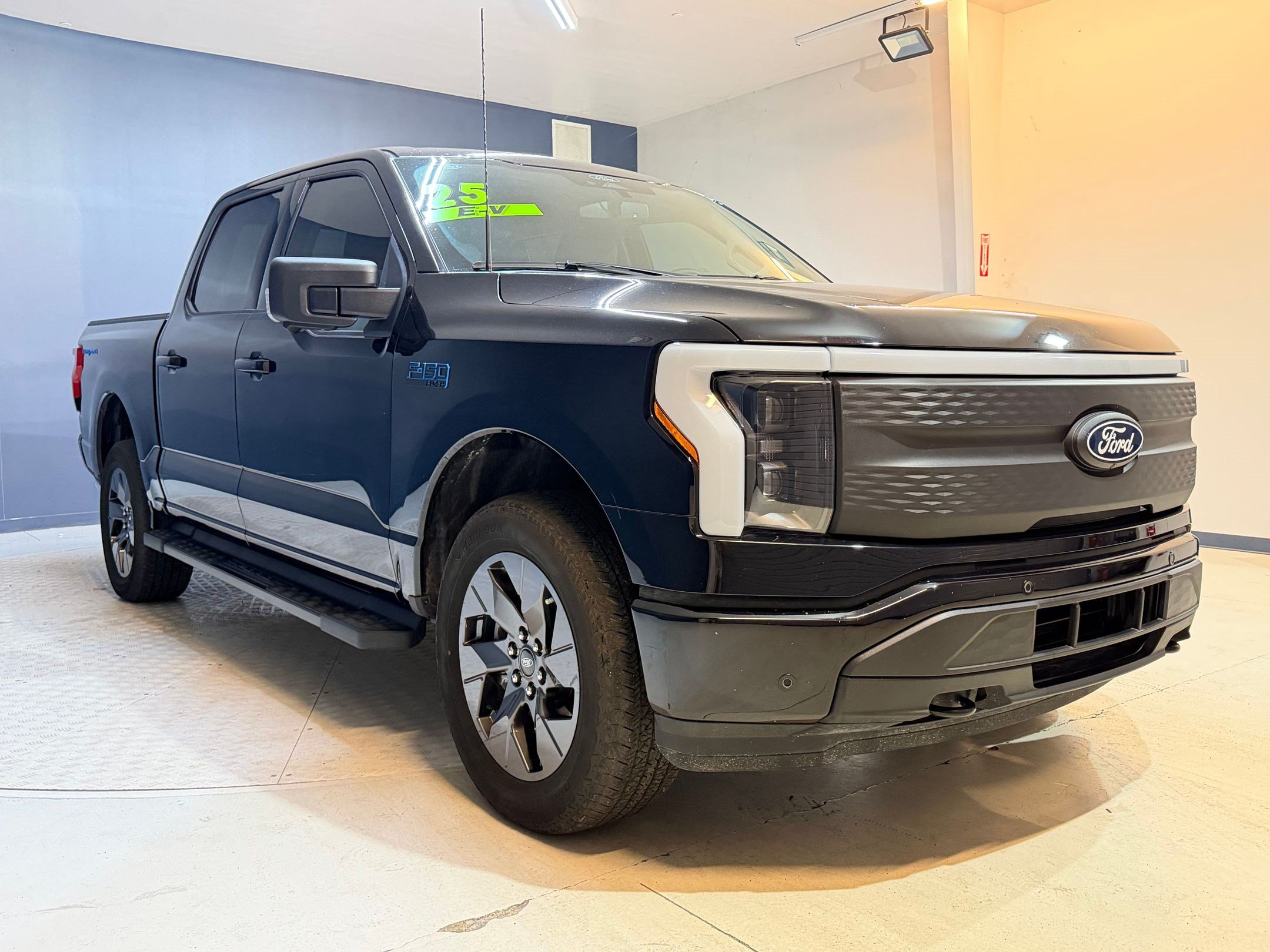 Used 2025 Ford F150 Lightning Flash AWD/4WD image 21