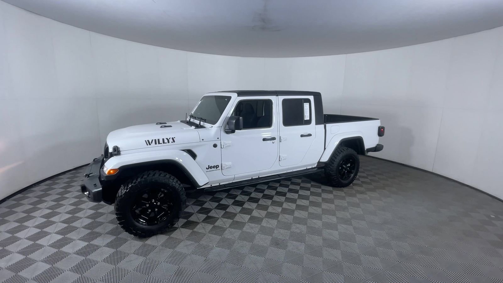 Used 2023 Jeep Gladiator Willys image 4