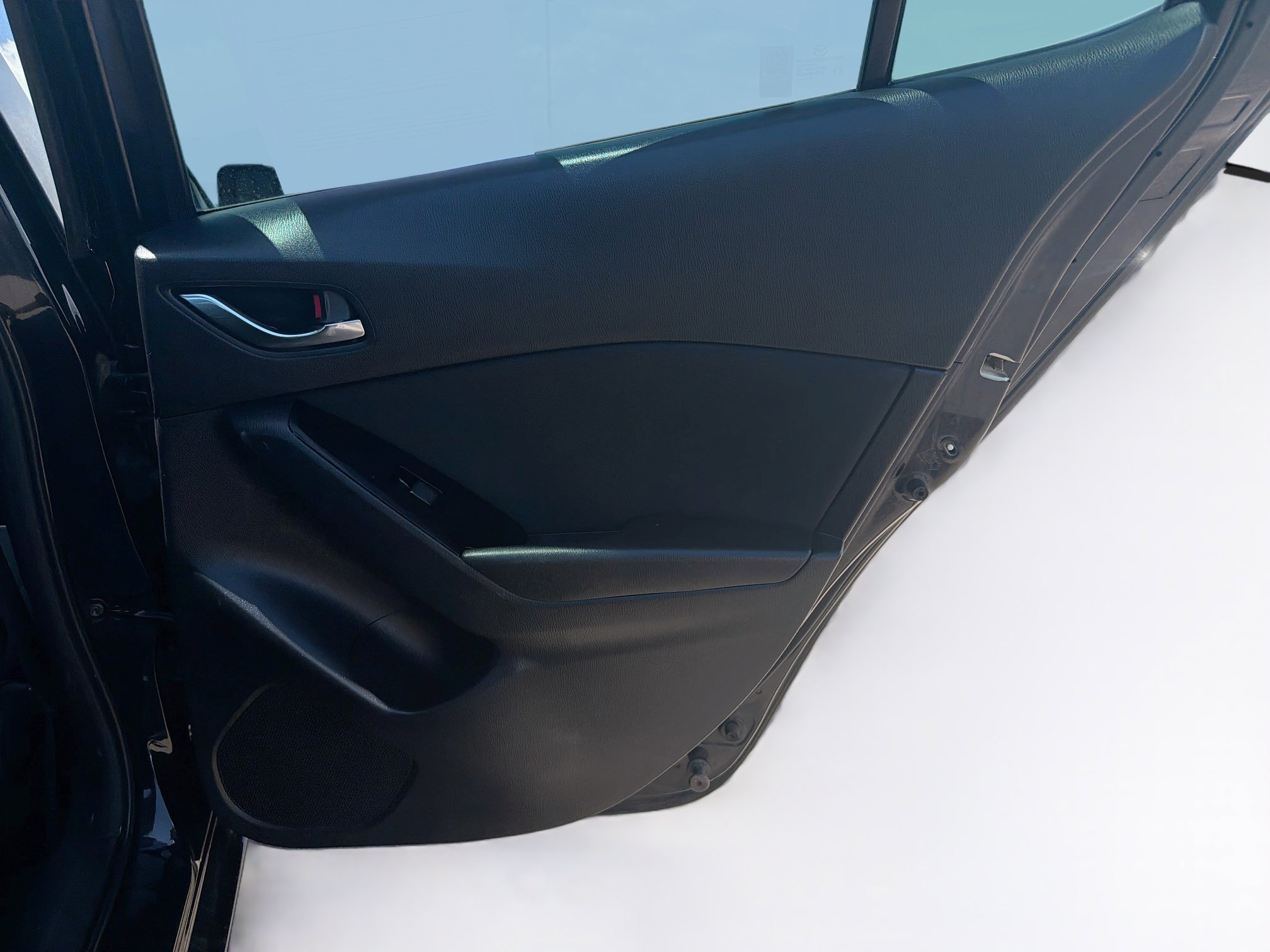 Used 2018 MAZDA MAZDA3 Sport FWD image 27