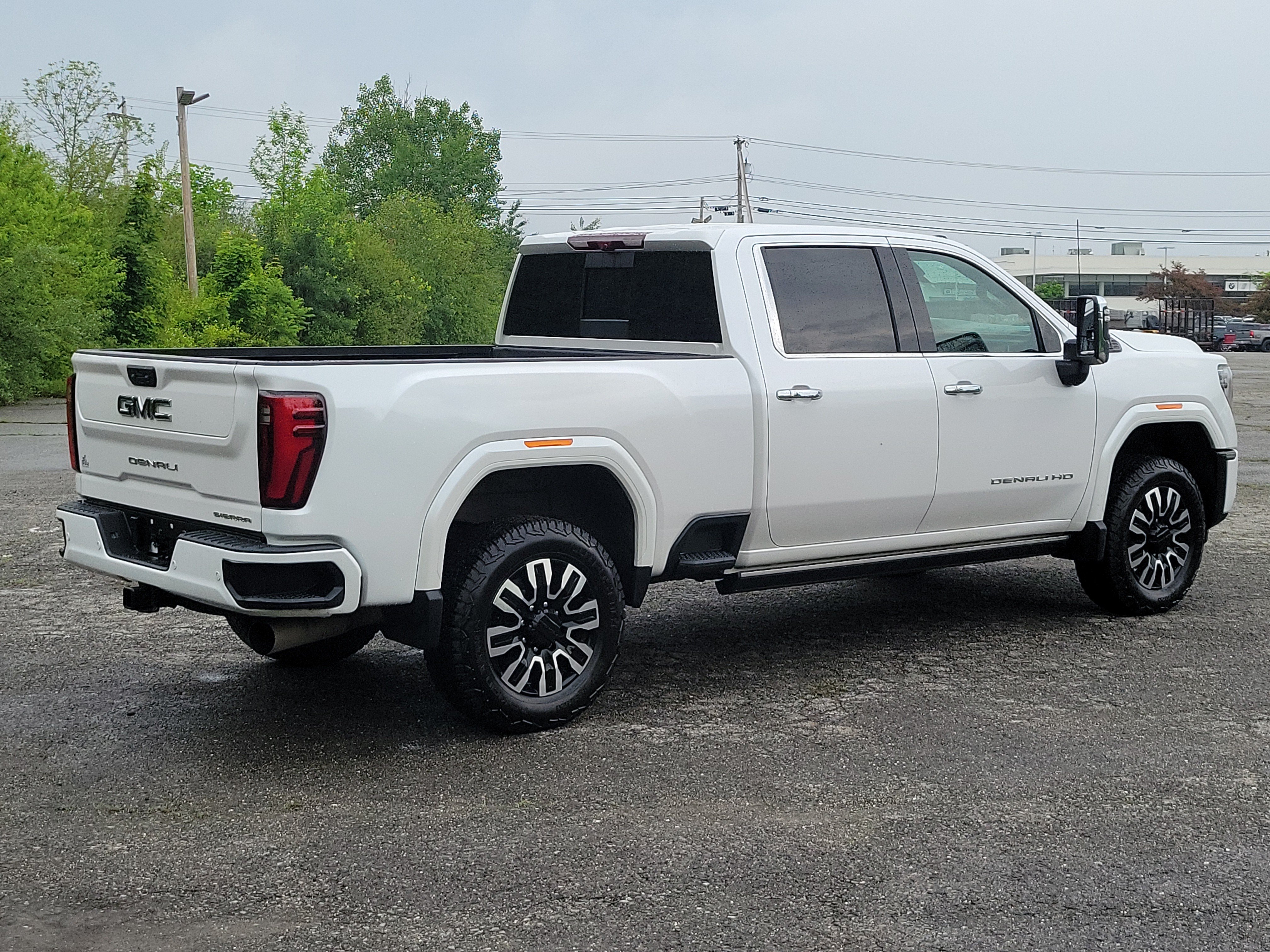 Used 2024 GMC Sierra 3500 Denali Ultimate AWD/4WD image 5