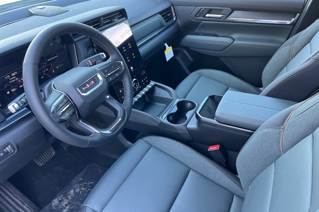 New 2026 GMC Terrain AT4 w/ Technology Package II image 7