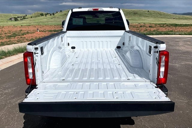 Used 2023 Ford F350 XLT w/ FX4 Off-Road Package AWD/4WD image 7