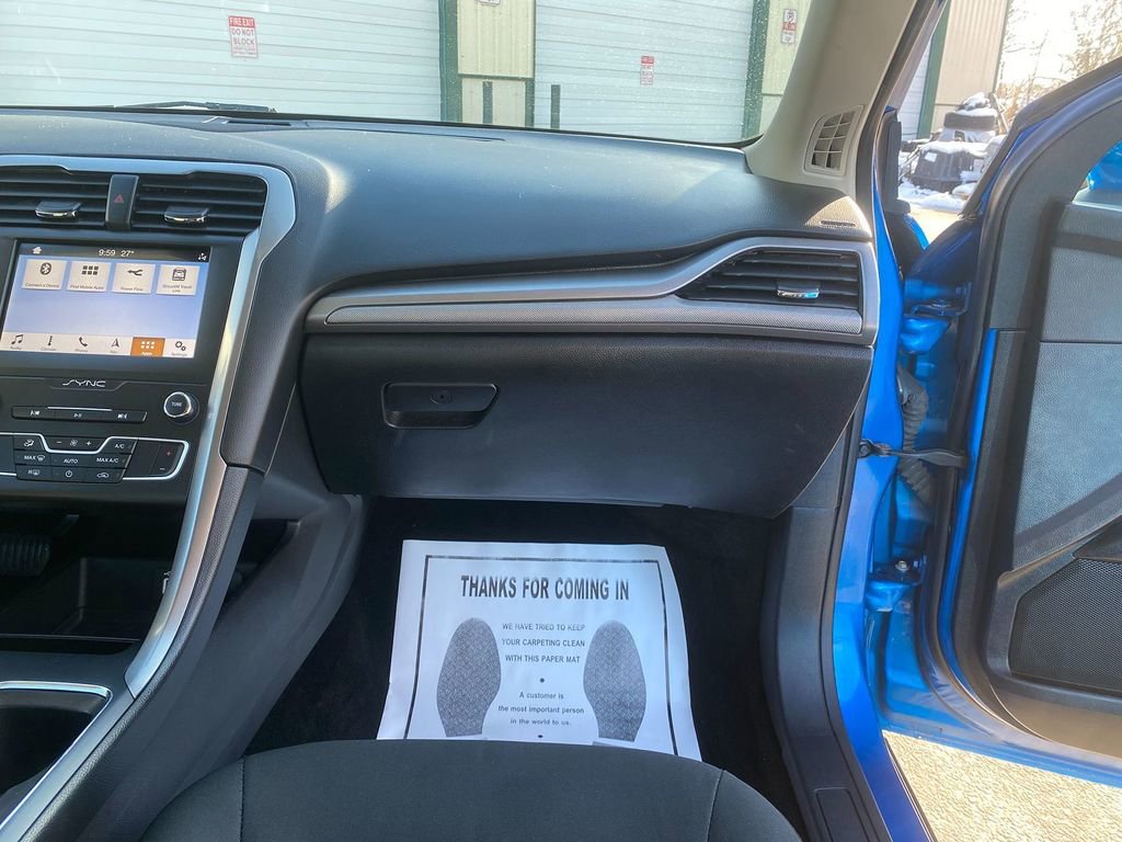 Used 2019 Ford Fusion SE image 28