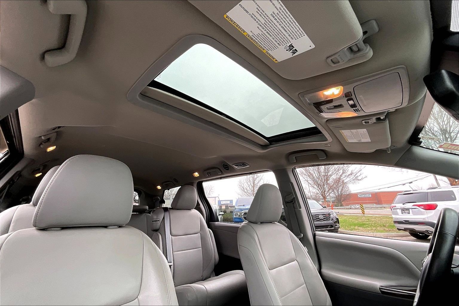 Used 2020 Toyota Sienna XLE w/ XLE Navigation Package image 16