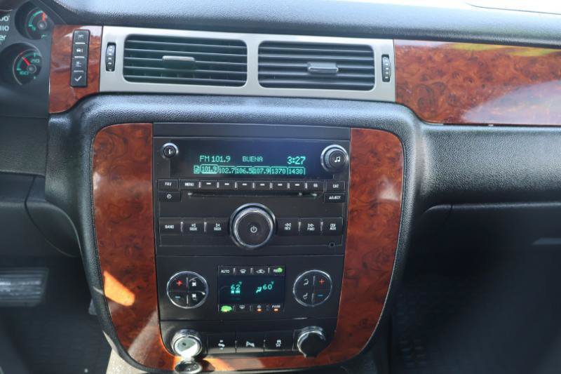 Used 2014 Chevrolet Suburban LT AWD/4WD image 18