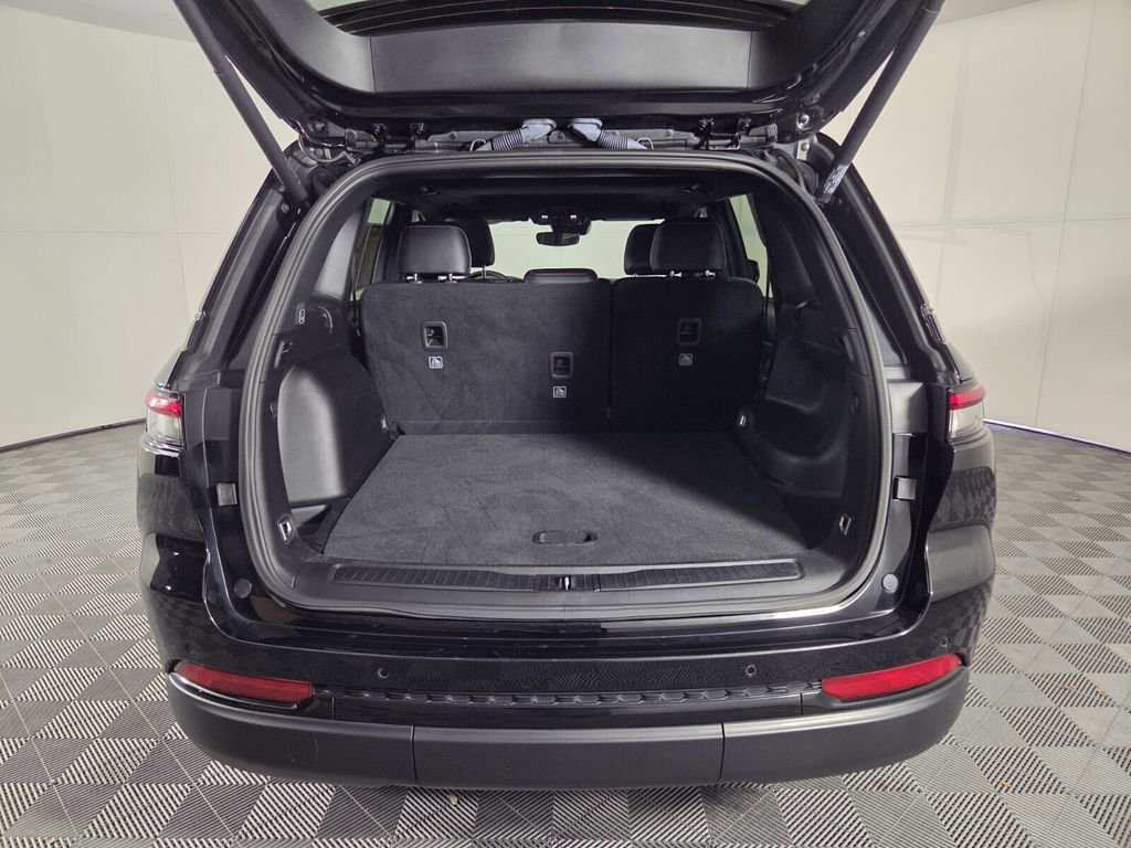 Certified 2024 Jeep Grand Cherokee Altitude image 30