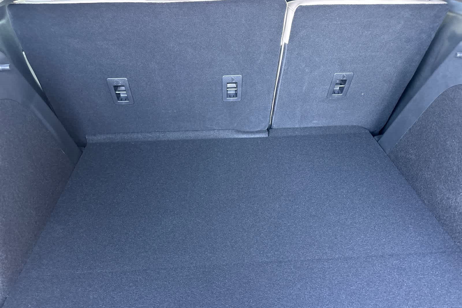 Used 2025 Lincoln Corsair Premiere w/ Equipment Group 101A image 16