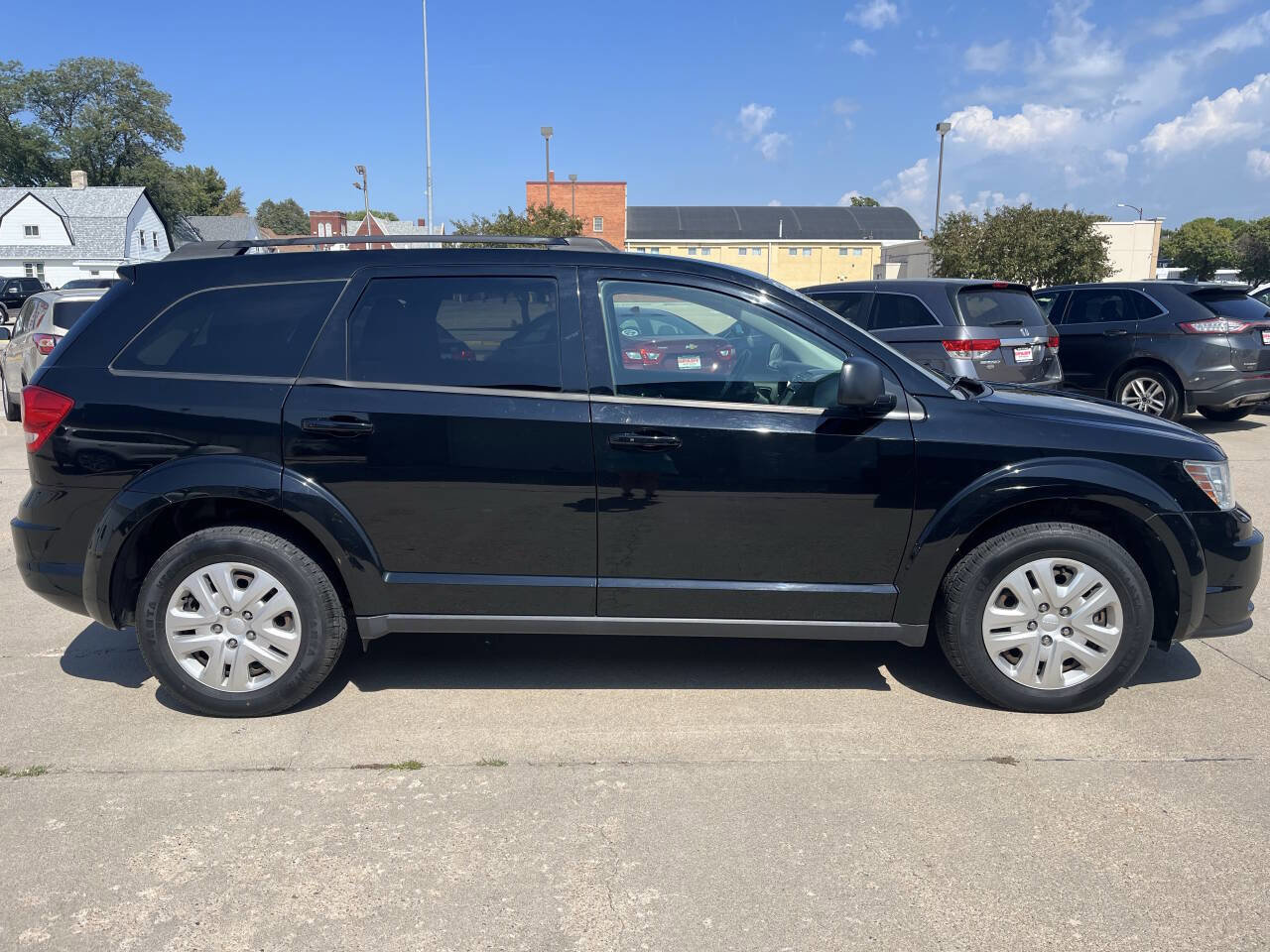 Used 2018 Dodge Journey SE w/ Safe & Sound Group image 1