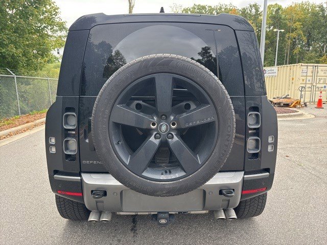 Used 2024 Land Rover Defender 90 Carpathian Edition image 6