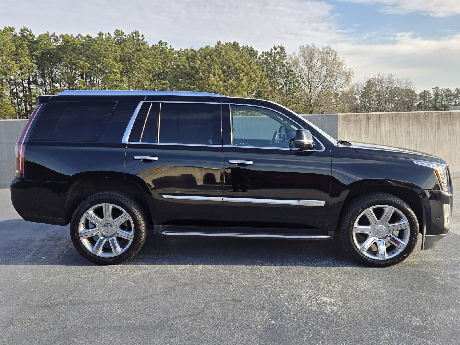 Used 2020 Cadillac Escalade Luxury image 11