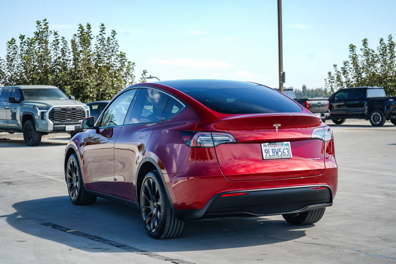 Used 2024 Tesla Model Y Long Range AWD/4WD image 7