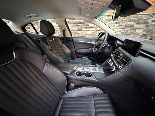 Used 2022 Genesis G70 3.3T AWD/4WD image 16