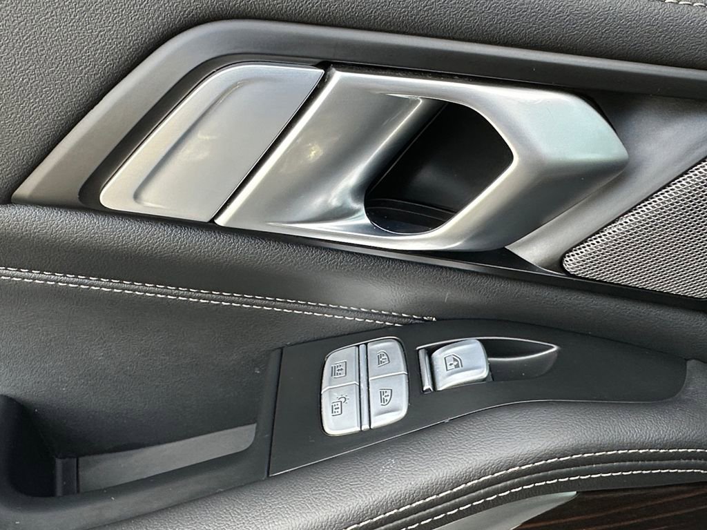 Used 2025 BMW X7 xDrive40i image 33