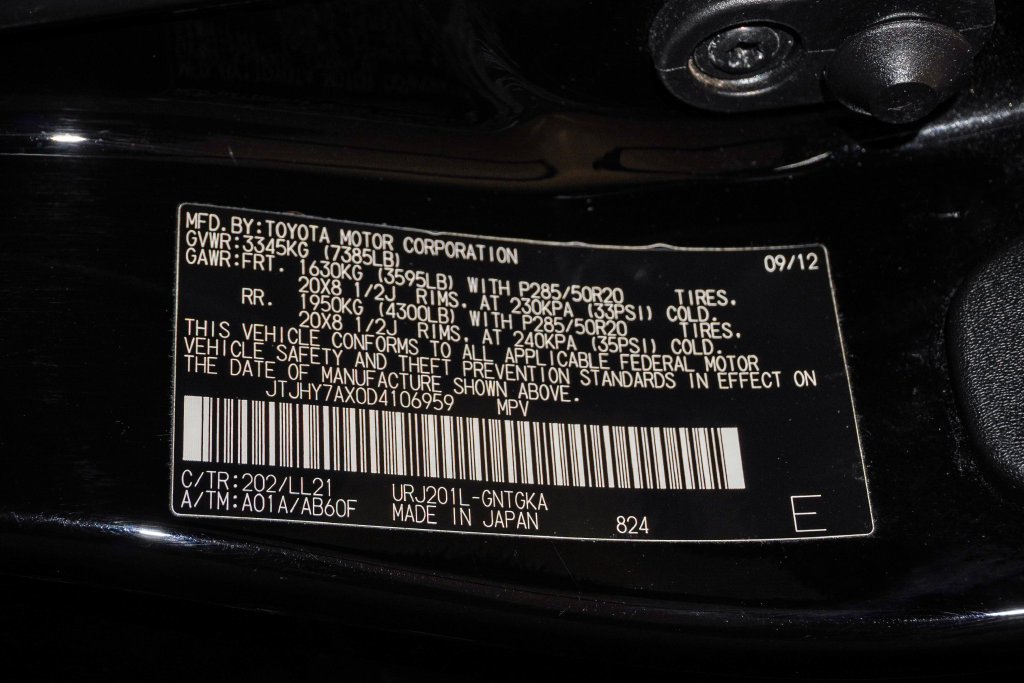 Used 2013 Lexus LX 570 4WD w/ Luxury Pkg image 33