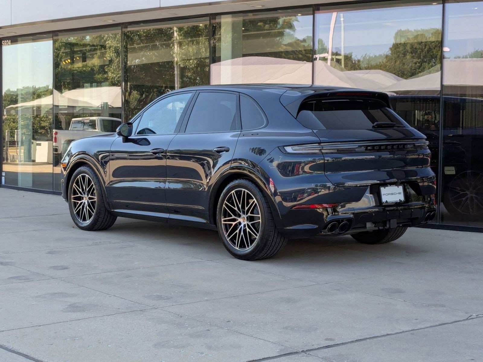 New 2026 Porsche Cayenne GTS image 3