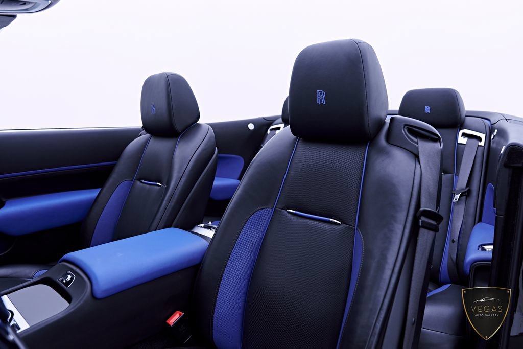 Used 2019 Rolls-Royce Dawn RWD image 58