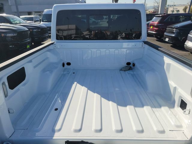 New 2026 Jeep Gladiator Mojave w/ Steel Bumper Group AWD/4WD image 6