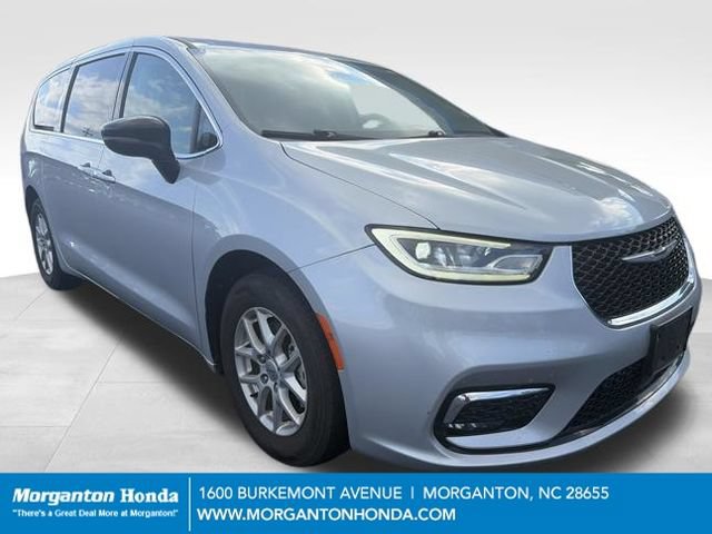 Used 2024 Chrysler Pacifica Touring-L