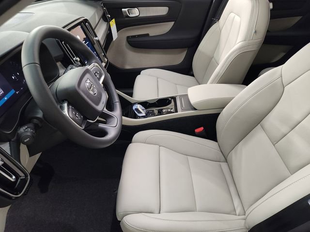 New 2026 Volvo XC40 B4 Plus w/ Protection Package Premier image 13