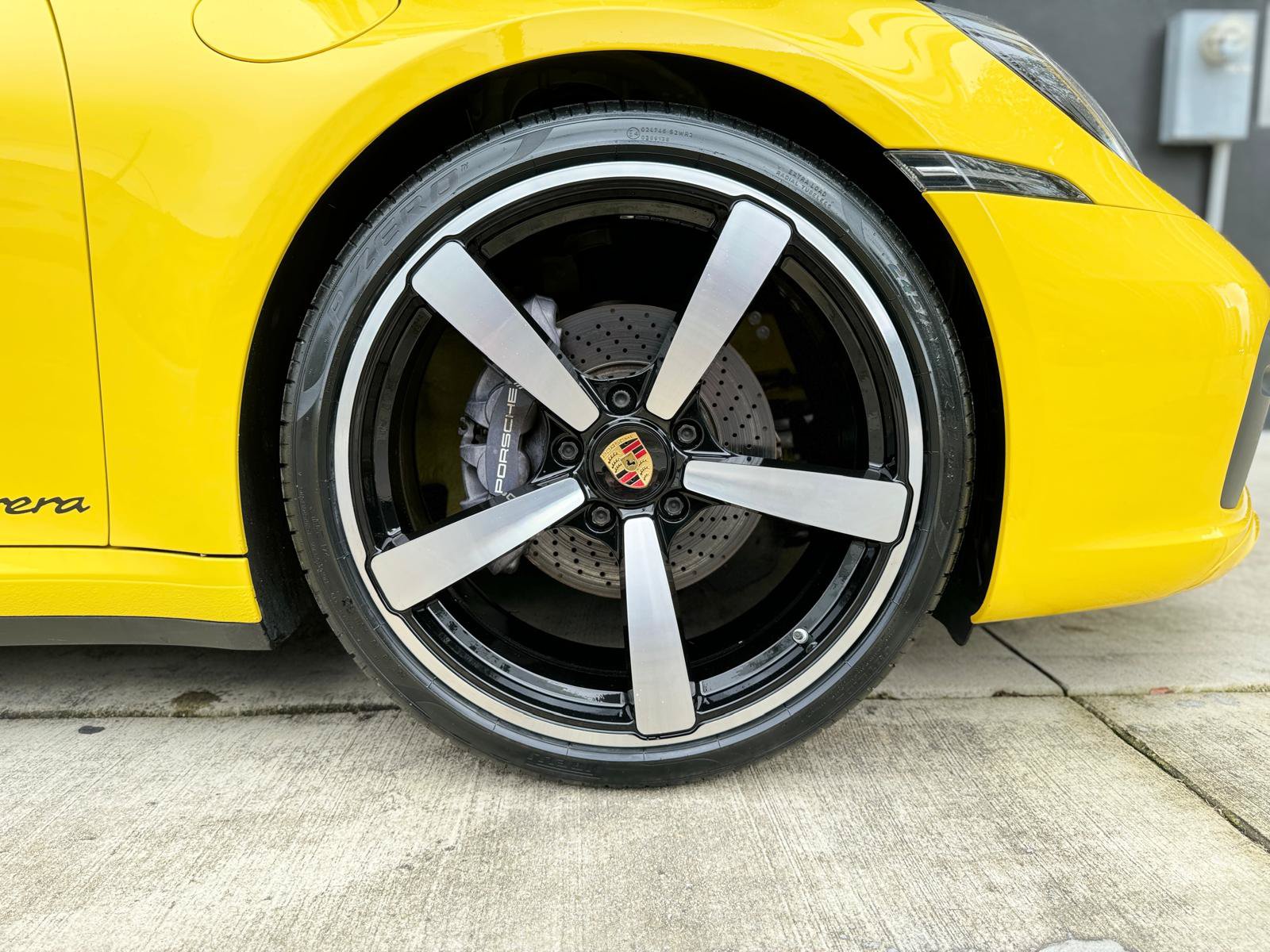 Used 2021 Porsche 911 Carrera RWD image 25