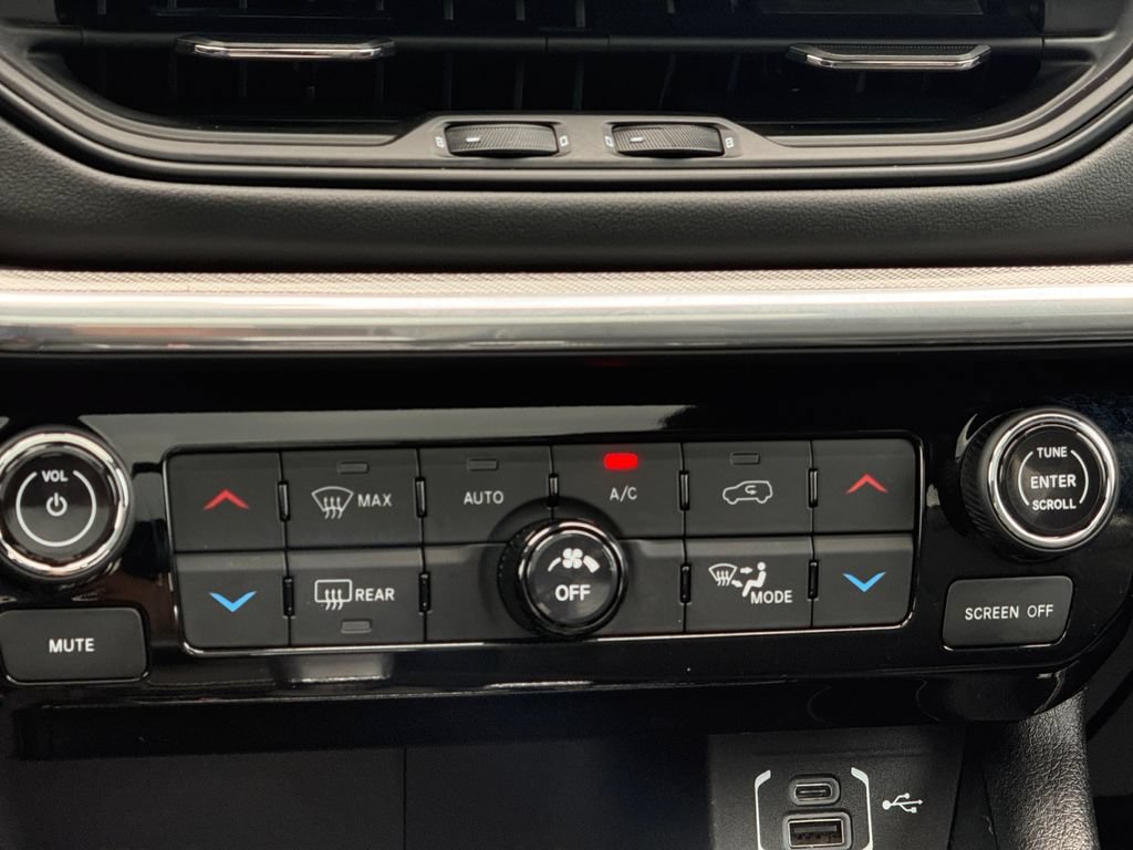 Used 2023 Jeep Compass High Altitude AWD/4WD image 18