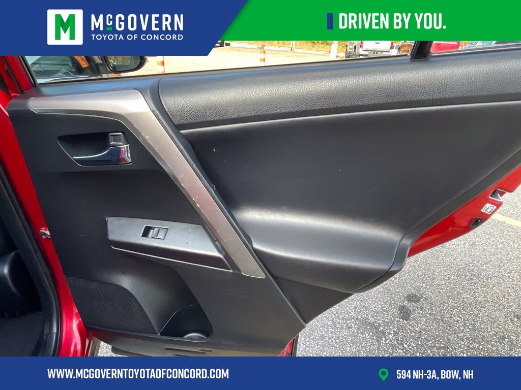 Used 2016 Toyota RAV4 XLE AWD/4WD image 21